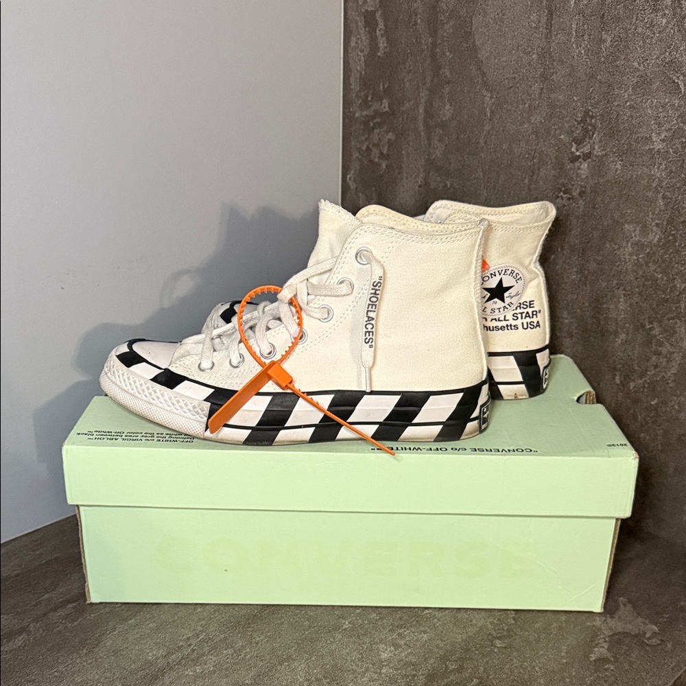 Off-White Converse CHUCK 70 Hi-Top Men’s 5.5/Women’s 7.5